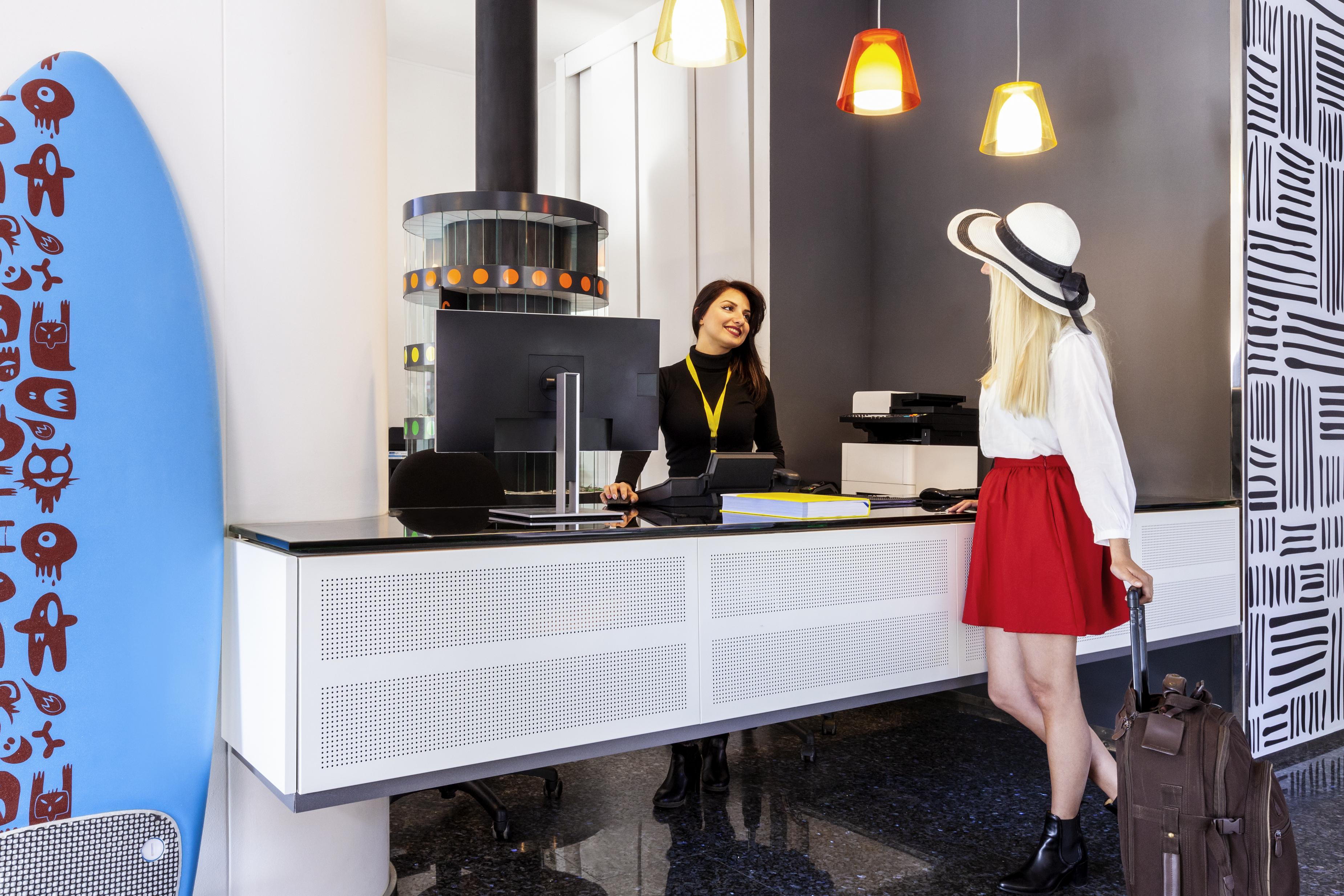 Ibis Styles Brindisi Hotel Eksteriør billede